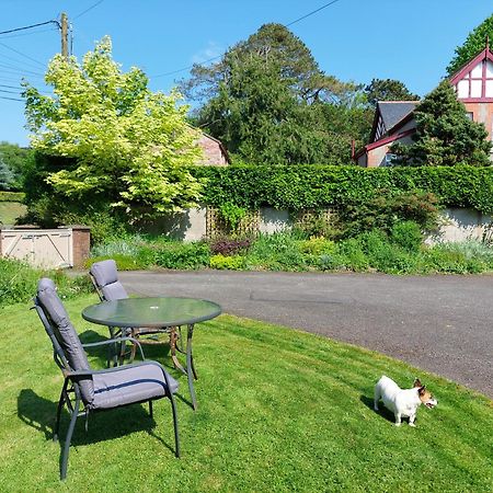 The Veterinary @ Kildare Village エクステリア 写真